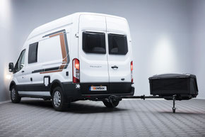 TowBox Camper ist eine moderne Heckbox mit integriertem Schwenkmechanismus
