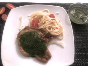 Schweinekotelett mit Pesto