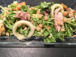 Reissalat mit Hähnchen und Meeresfrüchten