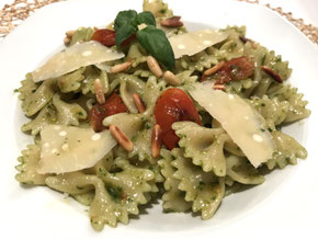 Farfalle an Pesto-Sauce