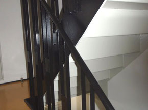階段室塗装施工事例写真(東京都豊島区東池袋)