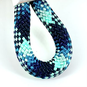 Robustheit und Langlebigkeit: Segeltau überzeugt durch seine Widerstandsfähigkeit.