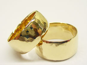 Hochwertige Eheringe aus Gold