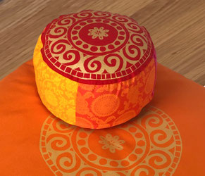 Meditationsmatte Orange Mandala 80x80 cm