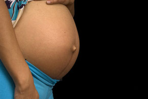 Massage femme enceinte ou post-natal à domicile dans le Calvados, massage musculaire de bien-être et de relaxation. je me déplace à Mézidon, Deauville, Lisieux, Caen, Livarot, Saint Pierre en Auge.