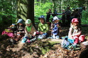 Unsere täglichen Abenteuer - Waldkindergarten, Naturkindergarten