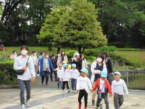 県立博物館までみんなで楽しく歩きました!