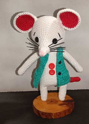 Miko con Chaleco 