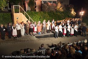 Grandios: Das Ensemble des Reubacher Sommertheaters begeisterte das Publikum. ❤️