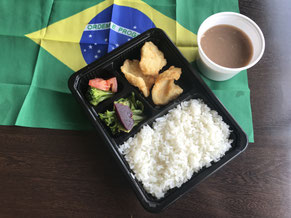 Peixe Frito Bentou com Feijão