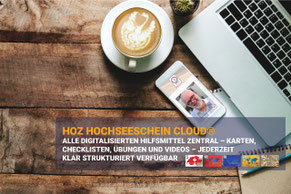 Smartphone und Laptop mit HOZ Hochseeschein Cloud® auf Holztisch – digitale Lernmodule, Videos und Checklisten jederzeit verfügbar.