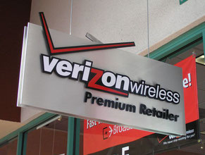 Verizon Projecting Sign