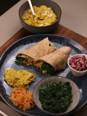 Herzhafte Curry Wraps mit Kimchi - endlich mal gesund und sättigend!