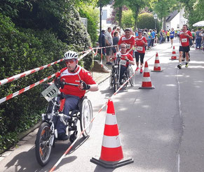 Eine Laufgruppe mit und ohne Handicap