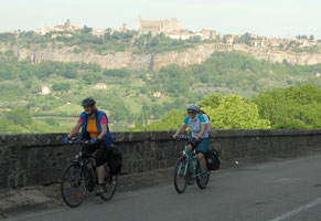 Italien, Toskana, Urlaub Radreisen, Velotraum, bergauf, Radfahren, aufwärts