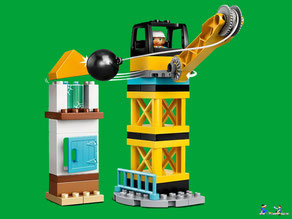 Die Besonderheit im Lego Paket 10932 ist ein Kran-Arm, der sich hochschwenken und seitlich drehen lässt.