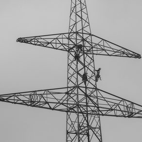 Alfred Fröschl - „Hochspannung in 75m Höhe“   200mm - f 10 - 1/800Sek. - ISO 125 - Nikon Z6II