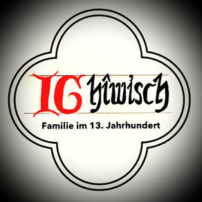 Wir sind Mitglied in der Interessensgemeinschaft hîwisch - Familie im 13. Jahrhundert.