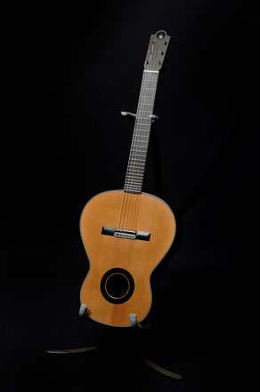 Lenvers: Lahoun's ergonomic guitar