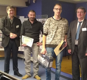 remise d'un diplome d'honneur a remy Temperault apprenti chez entreprise Temperault bruno