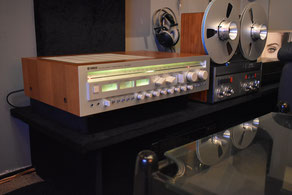 De Yamaha CR-2040 (2x120 watts per channel into 8Ω (stereo)
