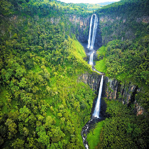 Cascate Karuru o Karura. Parco Nazionale Aberdare.