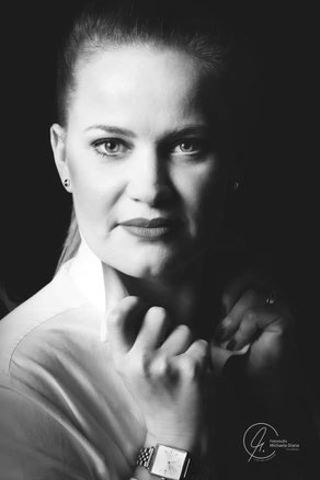 Schauspielerin Petra Oho und Mazzotta - schwaz weiß Bild