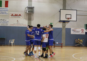 L'esultanza dell'under 18 di coach Barisone