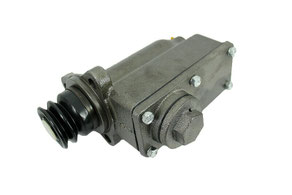 24-3505010-10 Hauptbremsyzlinder (HBZ) GAZ 24 Wolga. Brake master cylinder GAS 24, GAS 24-24, GAS 2401, GAS 2402 Volga. Главный цилиндр тормоза (ГТЦ)ГАЗ 24, ГАЗ 24-24, ГАЗ 24-01, ГАЗ 24-02 Волга.