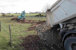 création accès chantier avec camion benne et tractopelle