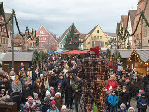 Viele Zuschauer bei meinem Auftritt auf dem Rother Christkindlesmarkt