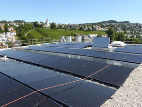 Photovoltaikanlage auf dem Hauptdach