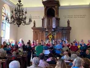 Musikalische Gestaltung der Messfeier in der evangelischen Kirche in Mödling mit Teilen der Messe von Wolfgang Reisinger ("Wach auf, meine Seele"). Am Saxofon spielte Ben Hörtinger. Ein Klick aufs Bild führt zum YouTube-Video.
