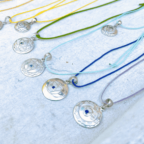 Ketten mit runden Chakra Symbol Anhänger in Silber