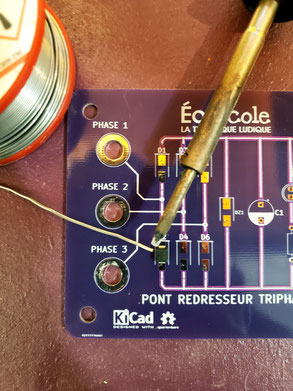 Soudure de la diode Schottky CMS (Composant Monté en Surface)