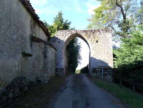 Ladevèze-Ville, La Madeleine, porte médiévale