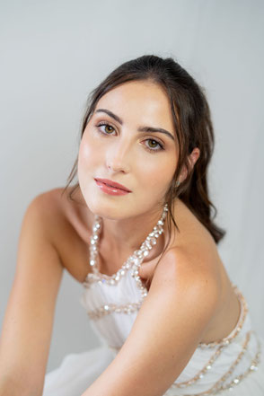 Robe de mariée simple, féminine et élégante