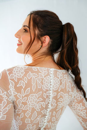 Robe de mariée féminine et élégante