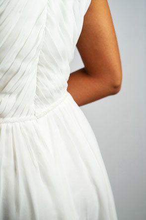Robe de mariée féminine et élégante