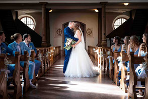 Burg Crass Hotel & Eventlocation Eltville, Freygäßchen 1, 65343 Eltville am Rhein, Kreativer Hochzeitsfotograf, Ideenreiche Hochzeitsbilder, außergewöhnliche Hochzeitsbilder, Hochzeitsfotograf Burg Crass, Hochzeitsfotograf St. Walburga Winkel