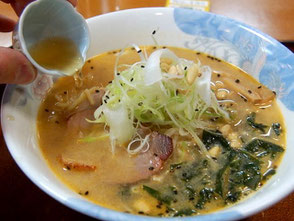 胃にやさしい味、薬草エキス入りの薬膳健康ラーメン