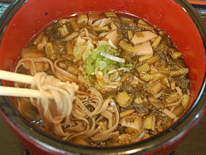開田名物すんきそば。ちょっとすっぱい味がクセになる