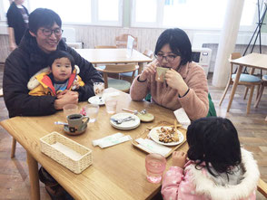 枝幸町にあるにじの森カフェでは、父さんやお母さんが、ゆっくり食事を楽しんでいただけます。