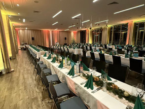 Tafel für Weihnachtsfeier in Wien