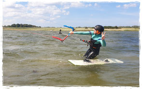 Kitesurfen lernen im Kitekurs im sommerurlaub an der ostsee corona