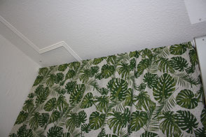 Dschungellook, Dschungelstyle, Schlafzimmer verschönern, Caballo Couture, Vorhänge selber nähen, Kissen selber nähen, Schrank verschönern, Gardinenstange anbringen