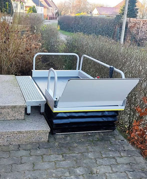 LIFTBOY - vertikaler Plattformlift für Hubhöhen bis 830mm - Projekt in Loitz