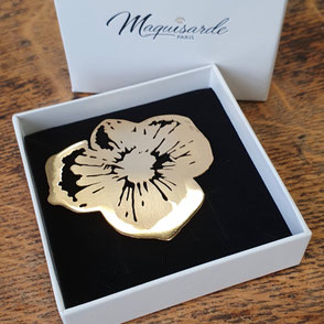 Broche en Vermeil or jaune représentant une Fleur de Véronique entièrement ajourée à la main