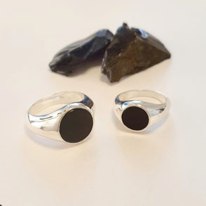 Chevalières pour Elle et Lui en argent 925 et obsidiennes taillées sur pièce
