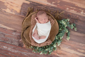 Photographe naissance bébé auxonne beaune nuits saint georges